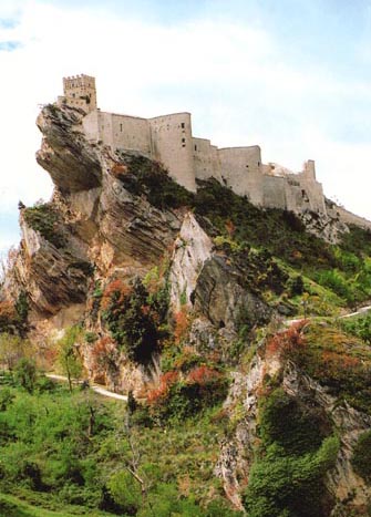 Roccascalegna and its castle