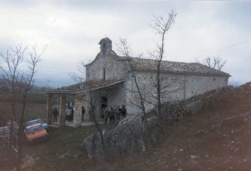 Il santuario prima del restauro     The sanctuary before restoration